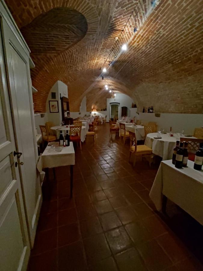 Foresteria Ristorante Conti Roero Monticello d'Alba Eksteriør billede